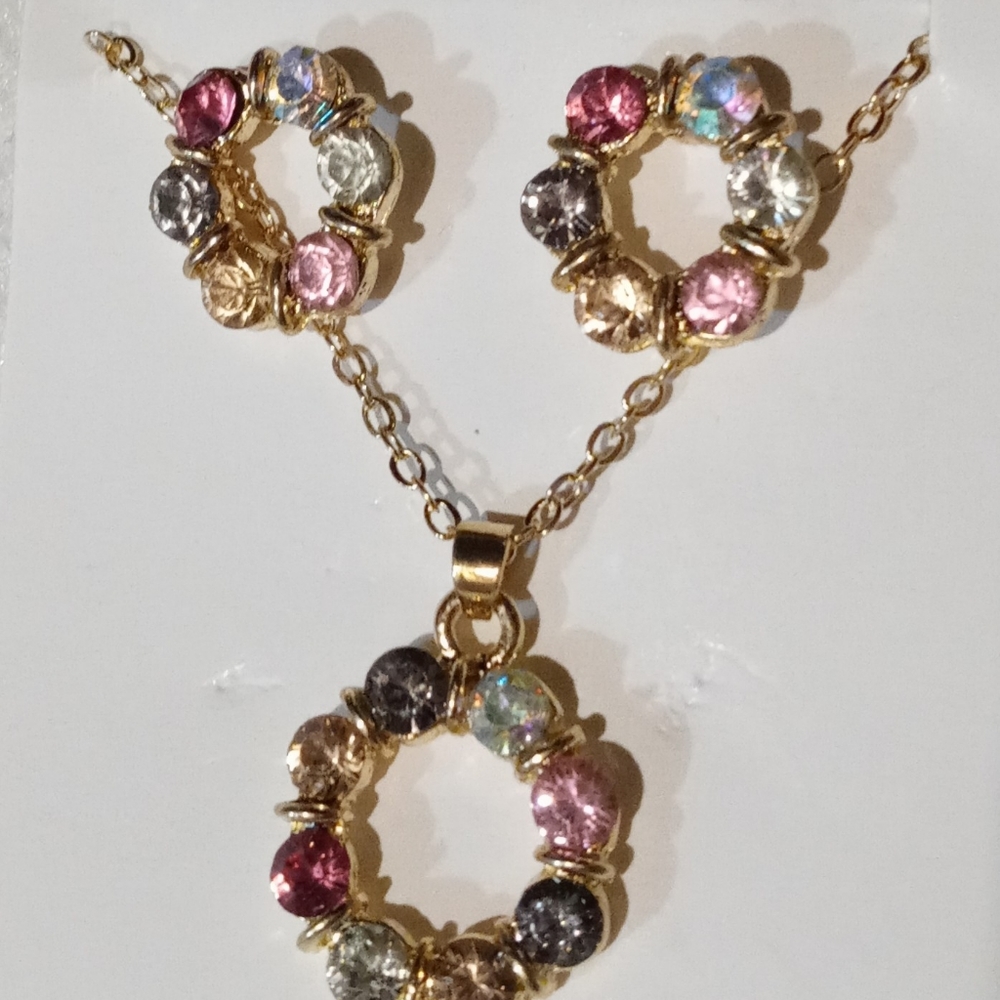 Neckless and earrings